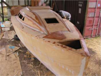White boat: Stitch and glue sailboat plans