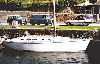 Dix 38 radius chine steel cruiser
