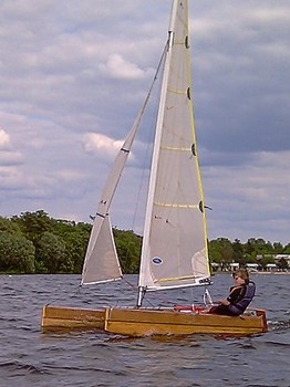 Oppikat training catamaran